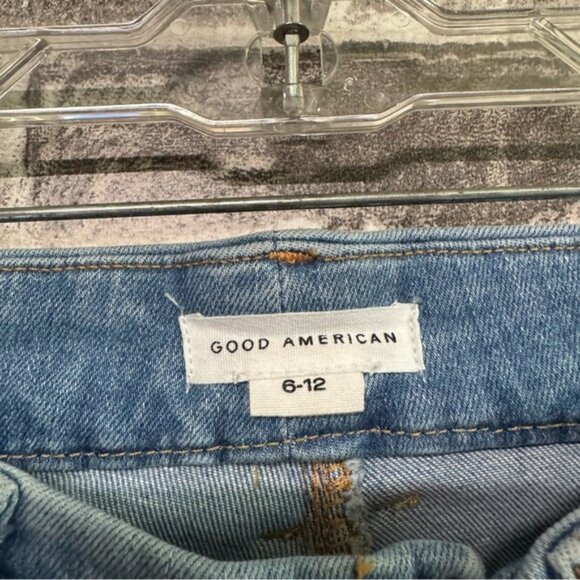 Good American ALWAYS FITS GOOD CLASSIC SLIM STRAIGHT JEANS 6-12 light wash - Picture 3 of 9